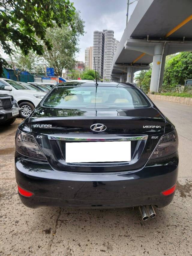 https://images10.gaadi.com/usedcar_image/4093154/original/processed_8e9c8230e043bd673602ca7793f31cdc.jpeg?imwidth=6402