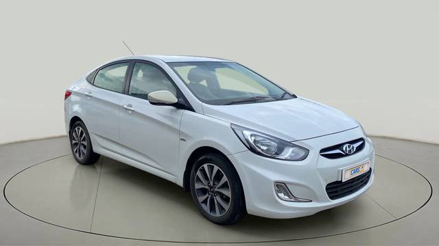 https://images10.gaadi.com/usedcar_image/4093256/original/383ff9d5f832b3b3cf91164c9afc9bdd.jpg?imwidth=6400