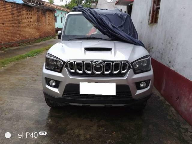 https://images10.gaadi.com/usedcar_image/4093384/original/processed_6c932cb5-9897-41e9-bfc4-d379d01af178.jpg?imwidth=6400