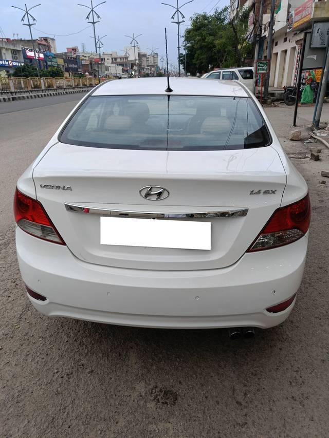 https://images10.gaadi.com/usedcar_image/4093406/original/processed_dedc15c8d29eaef6fbc04a742e4d7547.jpg?imwidth=6401