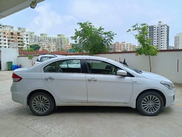 https://images10.gaadi.com/usedcar_image/4093414/original/processed_c83e1d52-83a0-4f16-a347-941b6e64e8fb.jpg?imwidth=6401