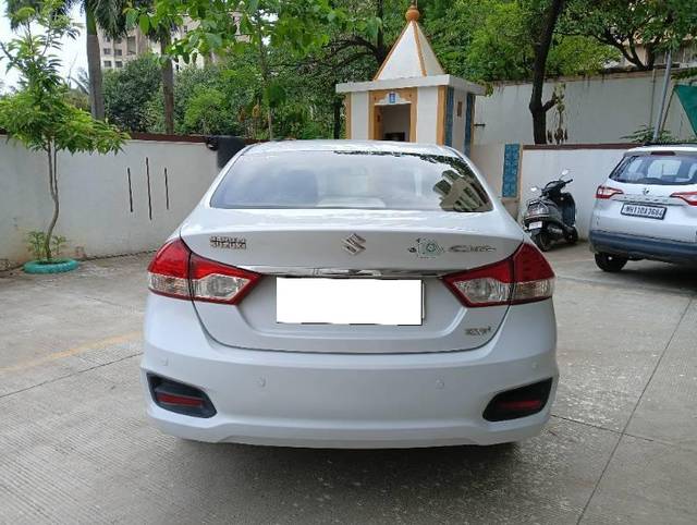 https://images10.gaadi.com/usedcar_image/4093414/original/processed_ff5d3690-111e-433f-acde-1c37e3e092fc.jpg?imwidth=6402