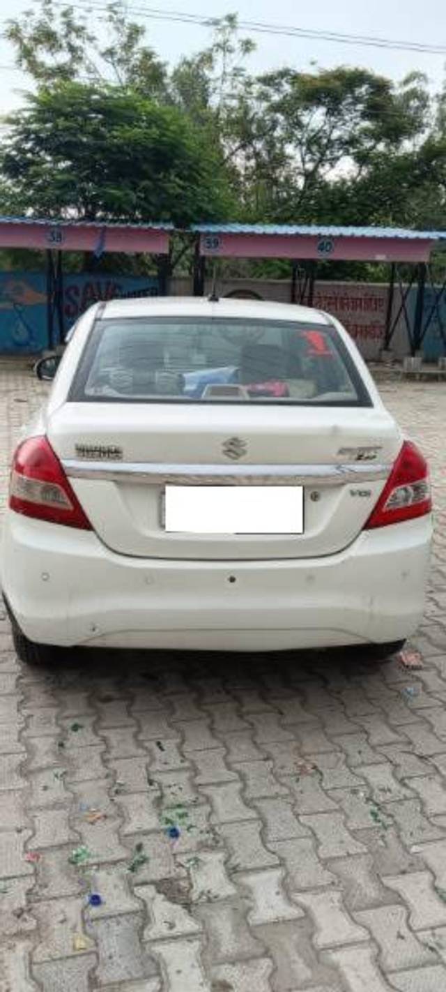 https://images10.gaadi.com/usedcar_image/4093495/original/processed_fdd56010-21bc-4c34-9ca7-fda380042675.jpg?imwidth=6401