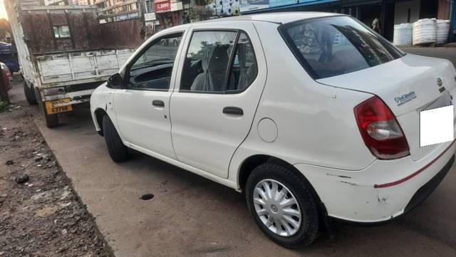 https://images10.gaadi.com/usedcar_image/4093496/original/processed_0900c1fa-2032-4aad-ae55-012ddc25b61a.jpg?imwidth=6402