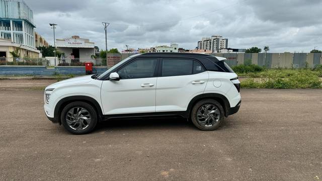 https://images10.gaadi.com/usedcar_image/4093513/original/processed_26d70eefa09a8b73c418cb8cbdac6817.jpg?imwidth=6402