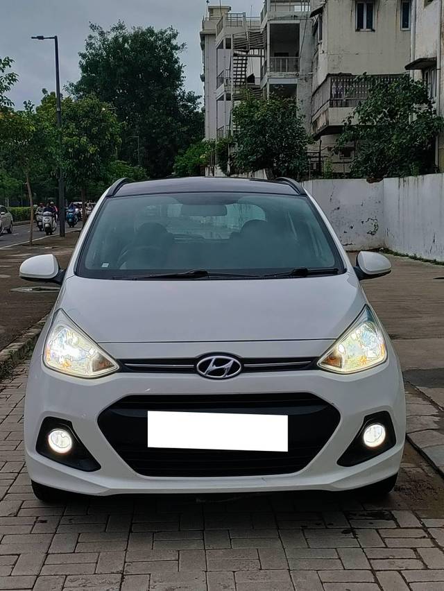 https://images10.gaadi.com/usedcar_image/4093549/original/processed_b03ef0c780fb2e8519f84fb50d17fef7.jpg?imwidth=6402