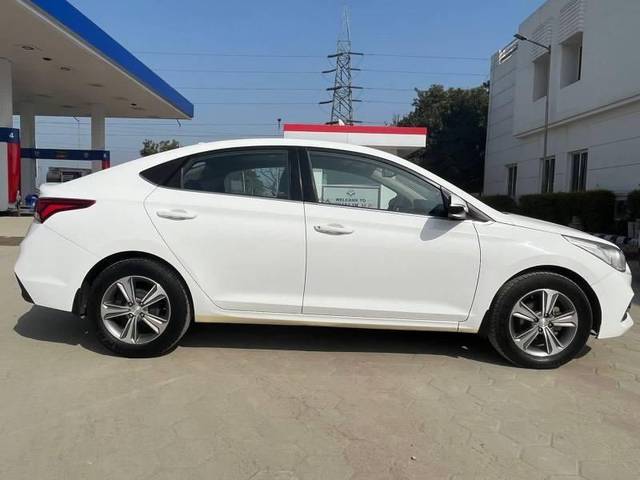 https://images10.gaadi.com/usedcar_image/4093557/original/processed_c99f791b-a21b-4021-bbe4-dc705e018770.jpeg?imwidth=6401