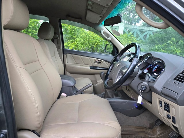 Second-hand 2013 Toyota Fortuner 4x2 Manual for sale in Mumbai-8