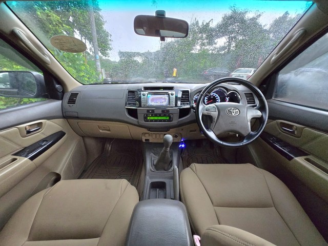 Second-hand 2013 Toyota Fortuner 4x2 Manual for sale in Mumbai-6