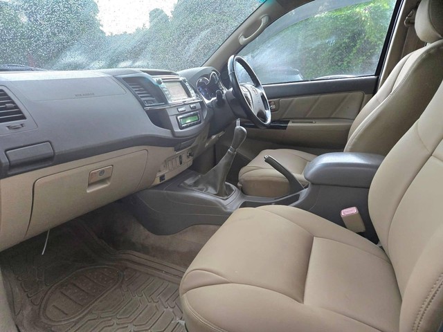 Second-hand 2013 Toyota Fortuner 4x2 Manual for sale in Mumbai-7