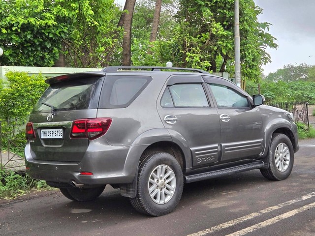 Second-hand 2013 Toyota Fortuner 4x2 Manual for sale in Mumbai-12