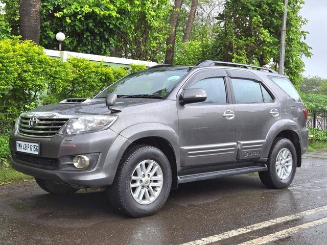 Second-hand 2013 Toyota Fortuner 4x2 Manual for sale in Mumbai-11