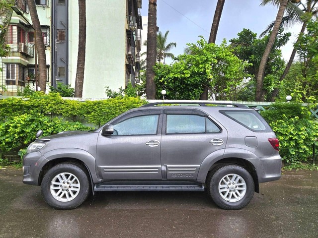 Second-hand 2013 Toyota Fortuner 4x2 Manual for sale in Mumbai-4