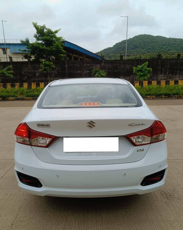 https://images10.gaadi.com/usedcar_image/4093998/original/processed_3d1f6074d848b07c5977a3f625500ba6.jpg?imwidth=6402