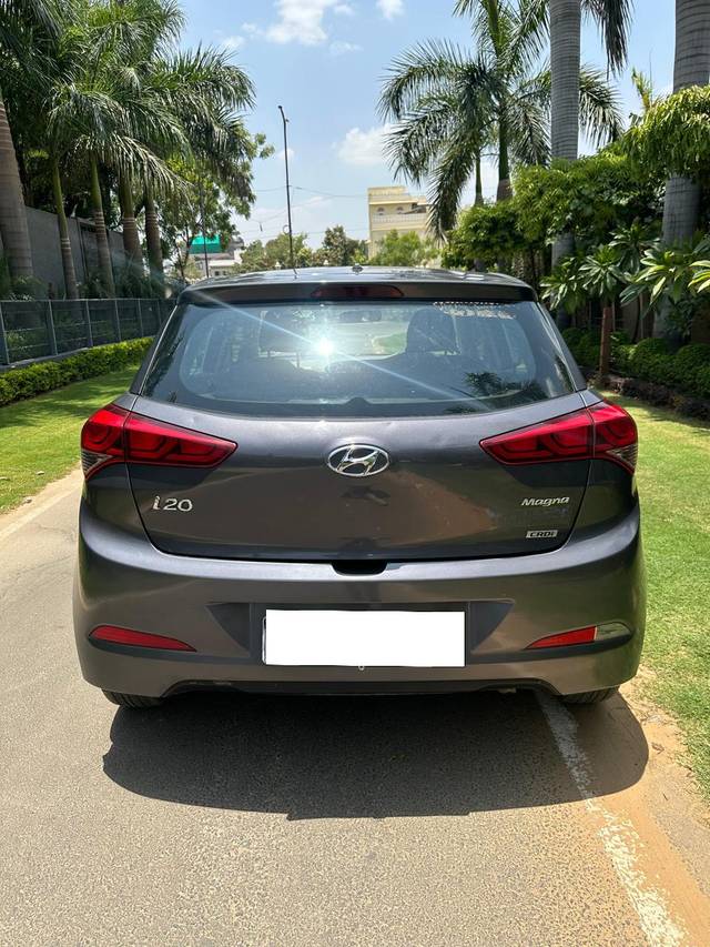 https://images10.gaadi.com/usedcar_image/4094096/original/processed_295f79c8f324a11f283a841fa41db76d.jpg?imwidth=6402