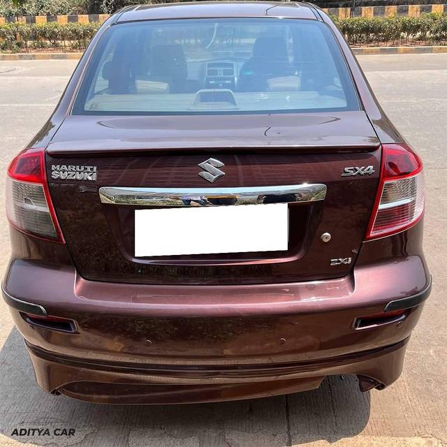 https://images10.gaadi.com/usedcar_image/4094201/original/processed_bc08001cd1aa356e31a67c9bd8897f25.jpg?imwidth=6402