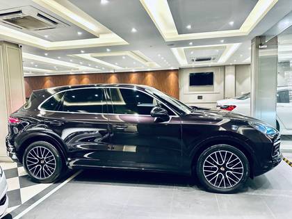 Porsche Cayenne Platinum Edition