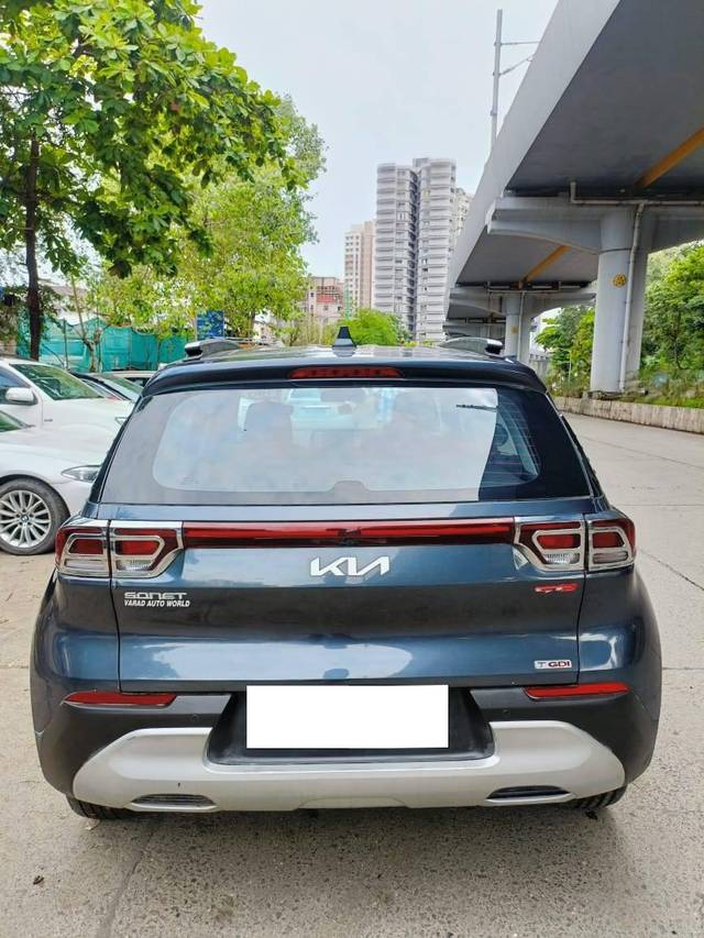 https://images10.gaadi.com/usedcar_image/4094281/original/processed_f0a8f02aaa919ae6d274a0f9d5aef99d.jpeg?imwidth=6402