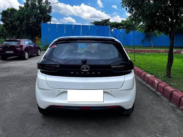 https://images10.gaadi.com/usedcar_image/4094347/original/processed_fb81889c-fa37-4d65-a898-5a675c48b1e2.jpeg?imwidth=6401