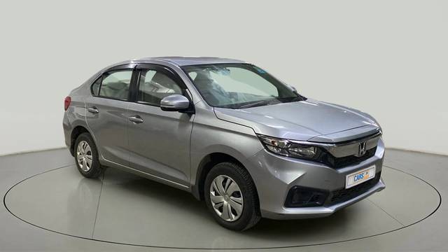 https://images10.gaadi.com/usedcar_image/4094369/original/473341f3f63bc193c03e7f3dce6c8642.jpg?imwidth=6400