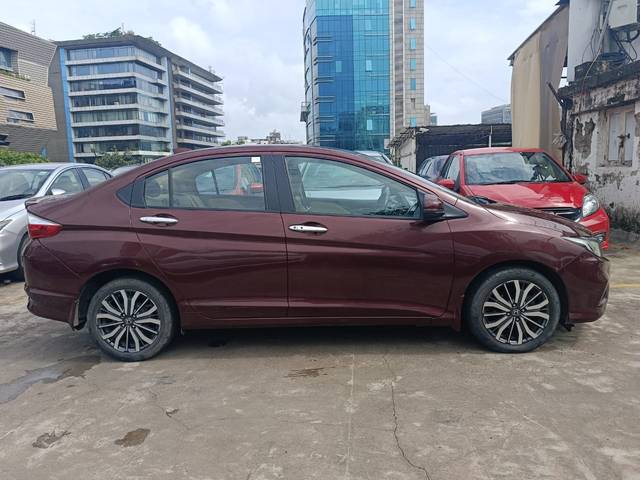 https://images10.gaadi.com/usedcar_image/4094561/original/df245e93b78de4516e4b99b96e7c7f96.jpg?imwidth=6401