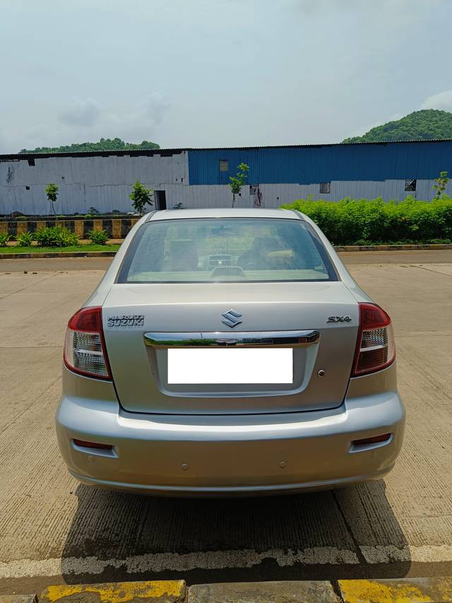 https://images10.gaadi.com/usedcar_image/4094578/original/processed_e6f682044159c035a9f84adedc33cf02.jpg?imwidth=6402