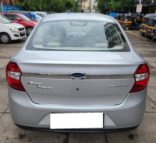 https://images10.gaadi.com/usedcar_image/4094684/original/processed_76c0efadeefdc1f4c03756fc3018ad31.jpg?imwidth=6402