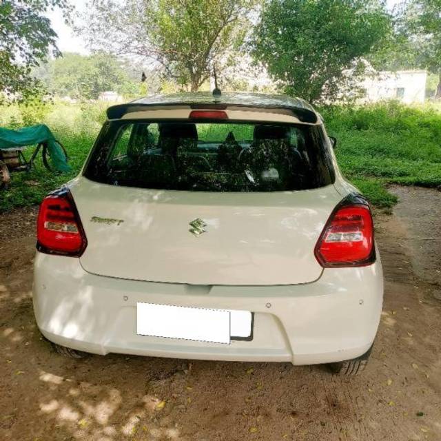 https://images10.gaadi.com/usedcar_image/4094689/original/processed_985e84ad-1182-4f7b-a022-0b7eff98f784.jpg?imwidth=6401