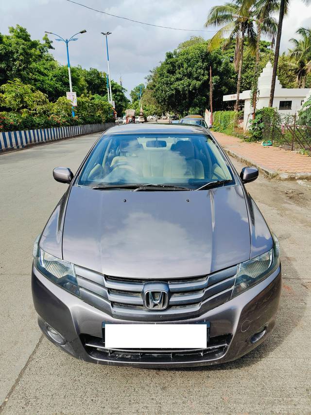 https://images10.gaadi.com/usedcar_image/4094768/original/processed_81ce4e9c4731415087e942b6627f9d1a.jpg?imwidth=6400