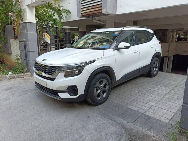 https://images10.gaadi.com/usedcar_image/4094781/original/processed_b1207965c11d3706c01261a0a04dc281.jpg?imwidth=6402