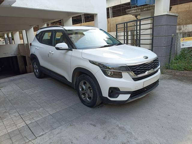 https://images10.gaadi.com/usedcar_image/4094781/original/processed_c7b4ca95a40ca5fc2af351fc7e251abf.jpg?imwidth=6400