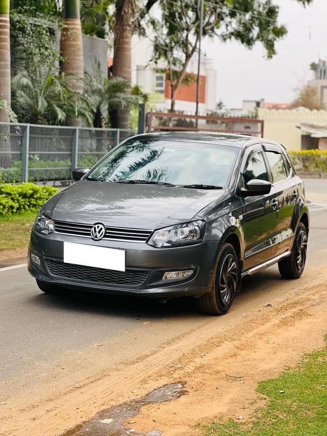 https://images10.gaadi.com/usedcar_image/4094812/original/processed_d6d3634bbfe0479fea106f0dd942320b.jpg?imwidth=6402