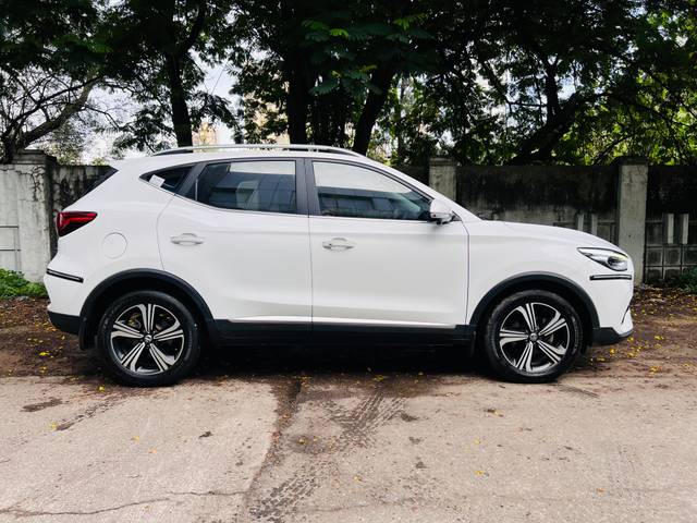 https://images10.gaadi.com/usedcar_image/4094815/original/f4b8f4fa0305f497965cd15210cd2608.jpg?imwidth=6401