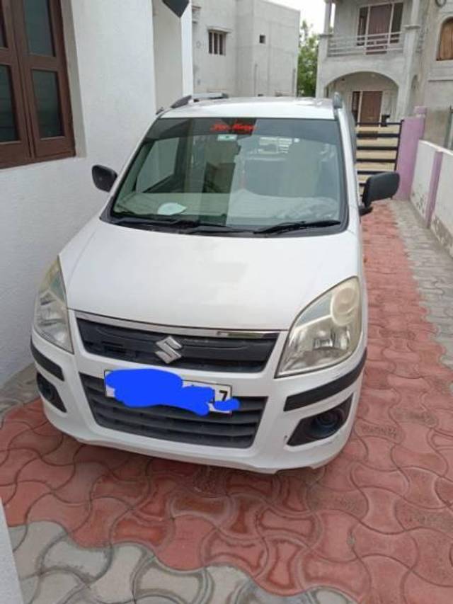 https://images10.gaadi.com/usedcar_image/4094824/original/processed_70b1f150-08ae-4798-a879-b23bdbb016e3.jpg?imwidth=6400