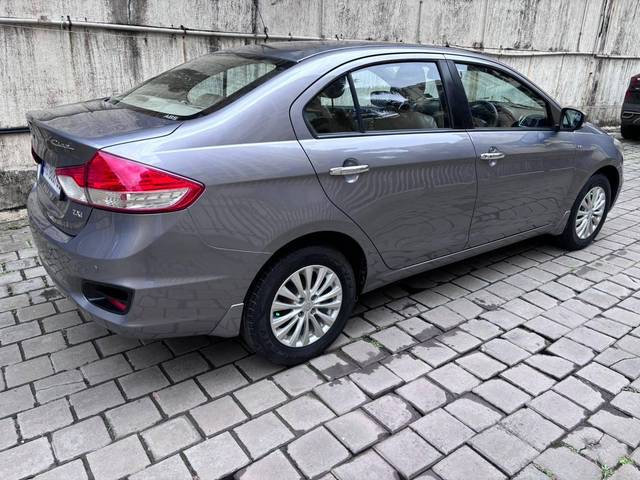 https://images10.gaadi.com/usedcar_image/4094837/original/processed_26fc69f1fd63ea9128dccb0fad70ffad.jpg?imwidth=6401