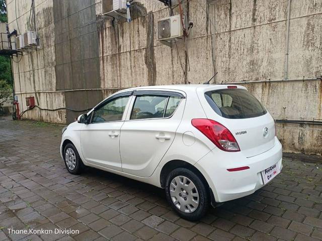 https://images10.gaadi.com/usedcar_image/4094857/original/processed_26eba7159bcf1bff17c8780cb443bb4c.jpg?imwidth=6402