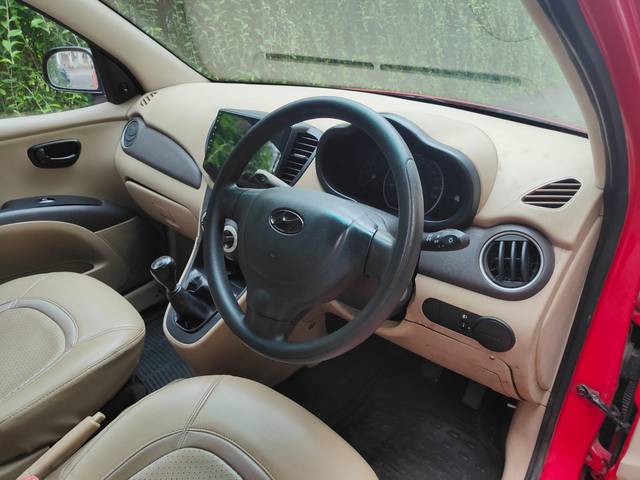 https://images10.gaadi.com/usedcar_image/4094931/original/e396facd1fee962d1be3b14a86654a68.jpeg?imwidth=6402