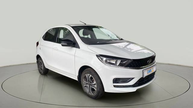 https://images10.gaadi.com/usedcar_image/4095068/original/01e2b512c26990acf225f528e16703e6.jpg?imwidth=6400