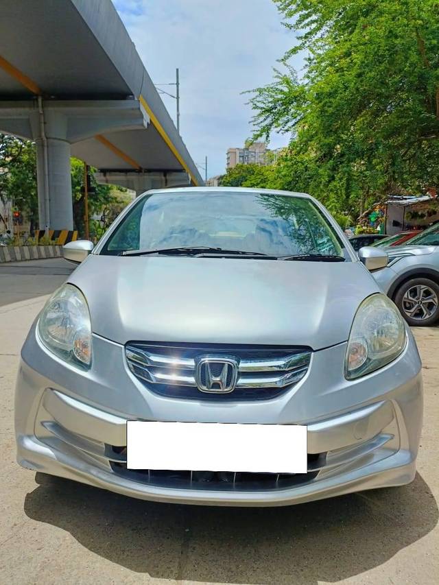 https://images10.gaadi.com/usedcar_image/4095187/original/processed_00fcbf5e0513a7daa5c74f51c823d105.jpeg?imwidth=6400