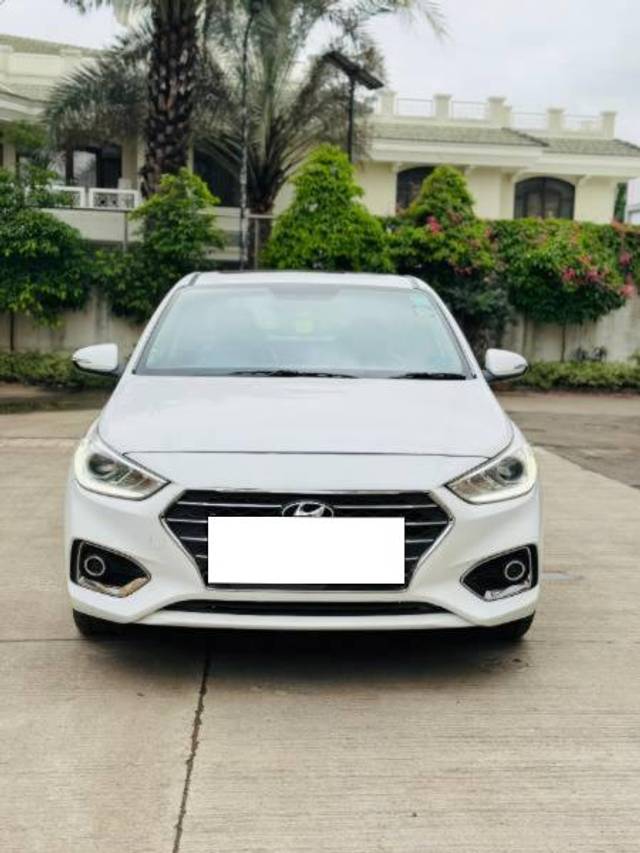 https://images10.gaadi.com/usedcar_image/4095503/original/processed_b10de67d-f091-484c-80b7-147129d79537.jpg?imwidth=6402