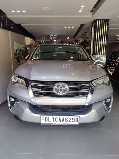 Toyota Fortuner 2.8 4WD AT BSIV