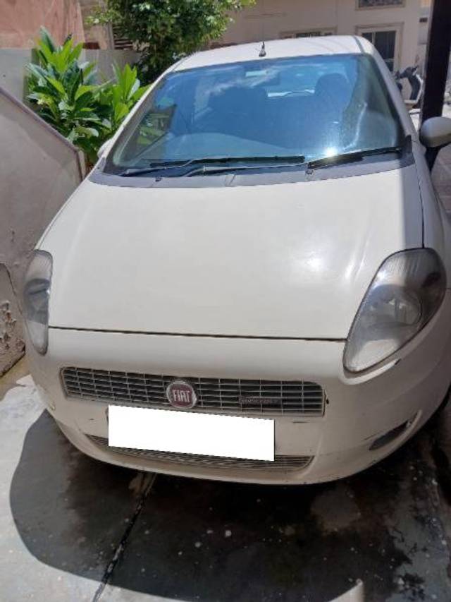 https://images10.gaadi.com/usedcar_image/4095819/original/processed_ed33dcb7-3478-445d-a399-a0f287b669cc.jpg?imwidth=6400