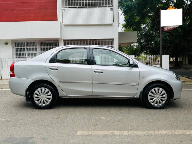 https://images10.gaadi.com/usedcar_image/4095882/original/processed_38ddd32cd8eee37c45e842dbfeffb56f.jpg?imwidth=6401