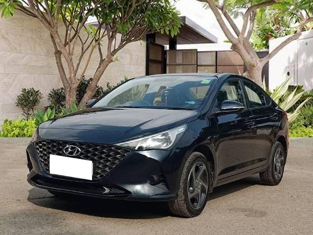 https://images10.gaadi.com/usedcar_image/4095892/original/processed_ee00ae27696d77aa0692d77fbe85da05.jpg?imwidth=6402