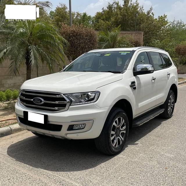 https://images10.gaadi.com/usedcar_image/4096117/original/processed_c7e4d0f844cd91a9b3337102aadbf411.jpg?imwidth=6402