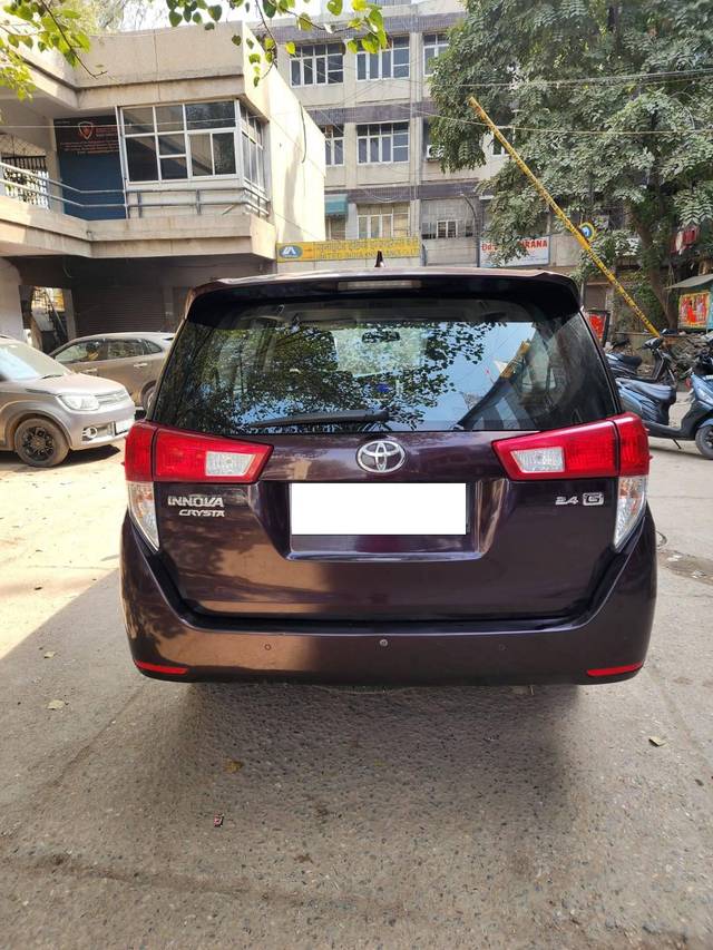 https://images10.gaadi.com/usedcar_image/4096369/original/processed_779ade8dbcba290cbeff67f6f385cba4.jpg?imwidth=6402