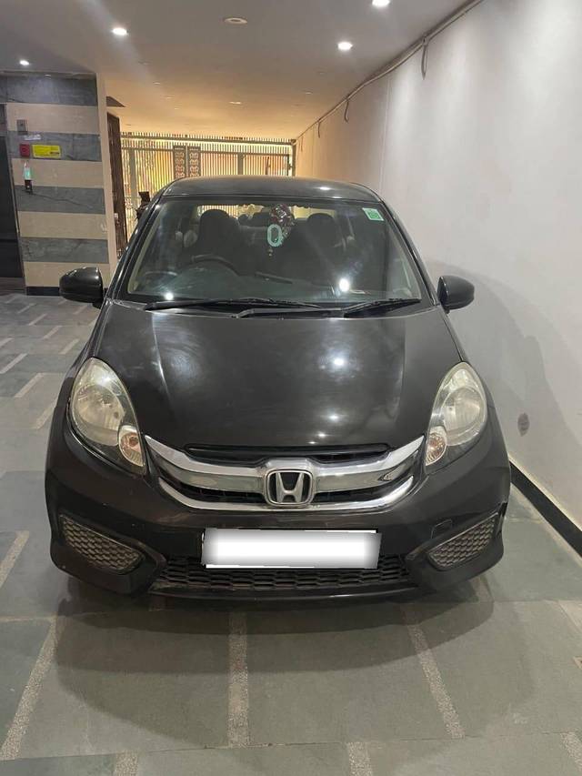 https://images10.gaadi.com/usedcar_image/4096486/original/processed_679a8f284cc43c4e4bc86509903ea0cb.jpg?imwidth=6402