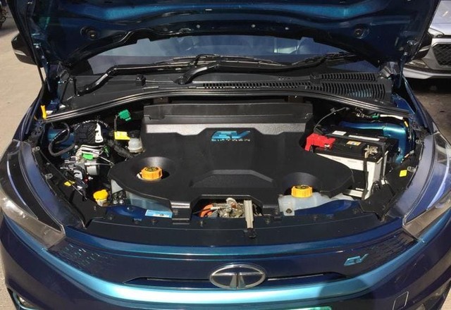 Second-hand 2022 Tata Tigor EV XZ Plus for sale in Thane-3