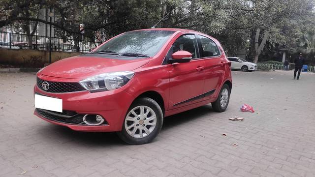 https://images10.gaadi.com/usedcar_image/4096556/original/processed_8ecdd9eec1516fc16377dd2166f59475.jpg?imwidth=6400