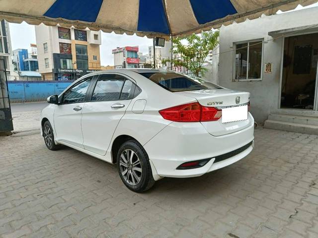 https://images10.gaadi.com/usedcar_image/4096651/original/processed_a5f83643f319142138f4fc019b380188.jpeg?imwidth=6402